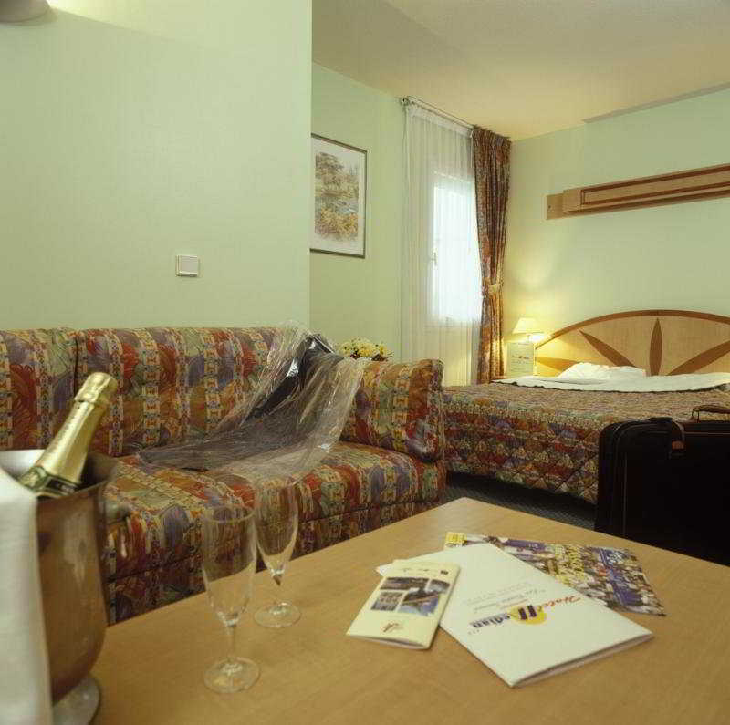 Median Roissy Cdg Aeroport Hotell Goussainville  Rum bild
