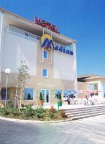 Median Roissy Cdg Aeroport Hotell Goussainville  Exteriör bild